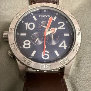 Nixon 51-30 Chrono. Navy Face with Silver Case Watch with Leather Strap.